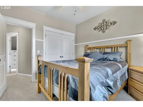 16514 Oaktree Terrace Oregon City OR 97045