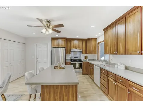 19605 SW Madeline Street Beaverton OR 97078