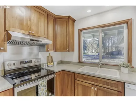 19605 SW Madeline Street Beaverton OR 97078
