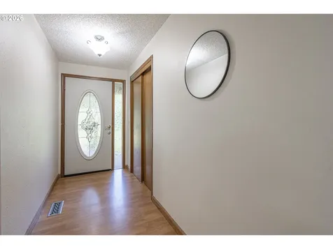 546 Bonnie Court NW Salem OR 97304