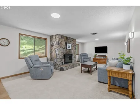 546 Bonnie Court NW Salem OR 97304