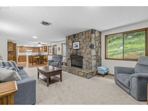546 Bonnie Court NW Salem OR 97304