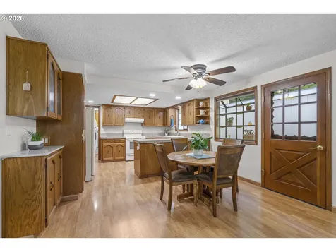 546 Bonnie Court NW Salem OR 97304