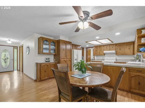 546 Bonnie Court NW Salem OR 97304