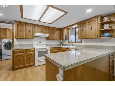 546 Bonnie Court NW Salem OR 97304