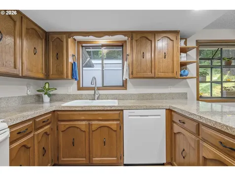 546 Bonnie Court NW Salem OR 97304