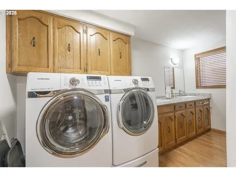 546 Bonnie Court NW Salem OR 97304