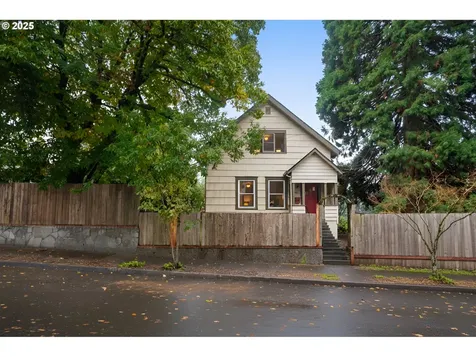604 SE Umatilla Street Portland OR 97202