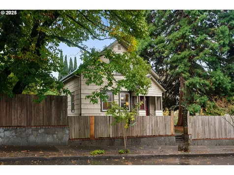 604 SE Umatilla Street Portland OR 97202
