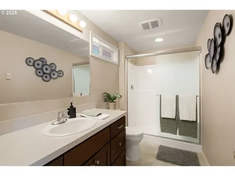 4679 Scottdale Street Eugene OR 97404