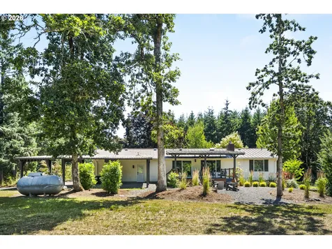 17340 NE Woodland Loop Road Yamhill OR 97148