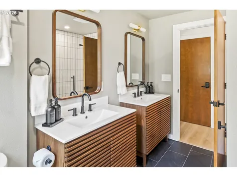 17340 NE Woodland Loop Road Yamhill OR 97148