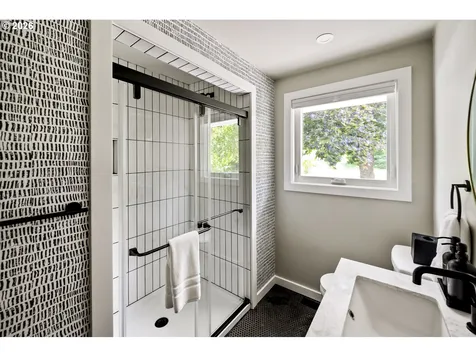 17340 NE Woodland Loop Road Yamhill OR 97148
