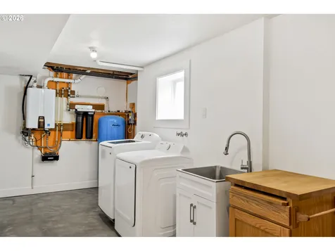 17340 NE Woodland Loop Road Yamhill OR 97148