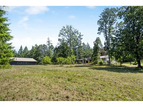 17340 NE Woodland Loop Road Yamhill OR 97148