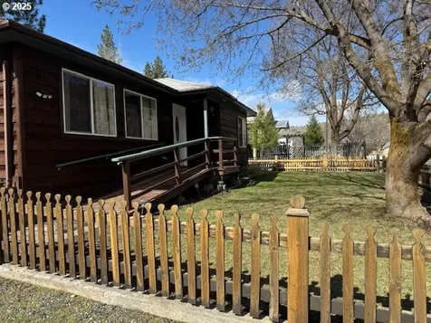 207 N Humbolt Street Canyon City OR 97820
