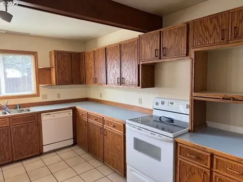207 N Humbolt Street Canyon City OR 97820