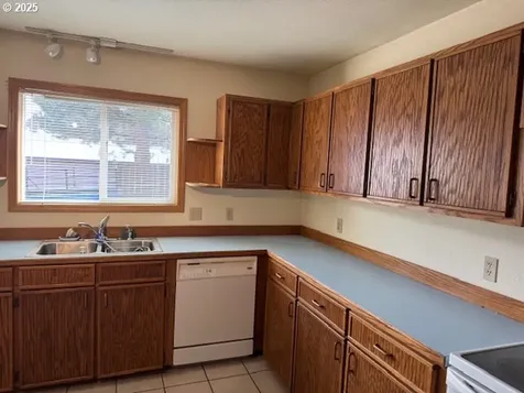 207 N Humbolt Street Canyon City OR 97820