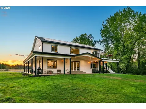 4555 NE 242nd Avenue Vancouver WA 98682