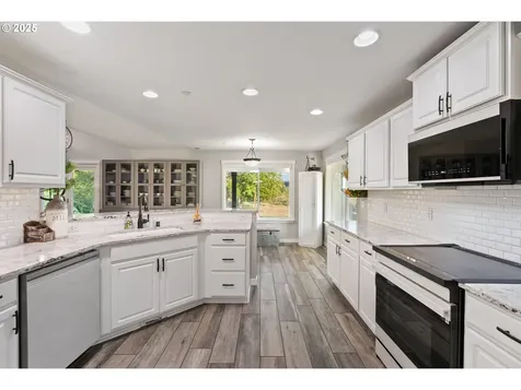 4555 NE 242nd Avenue Vancouver WA 98682