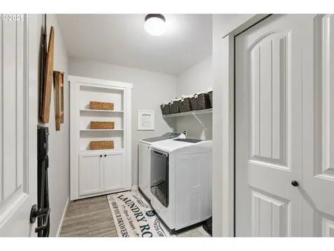 4555 NE 242nd Avenue Vancouver WA 98682