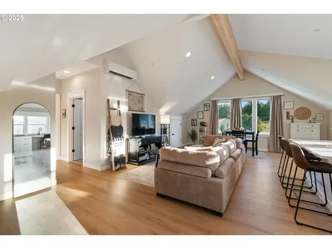 4555 NE 242nd Avenue Vancouver WA 98682