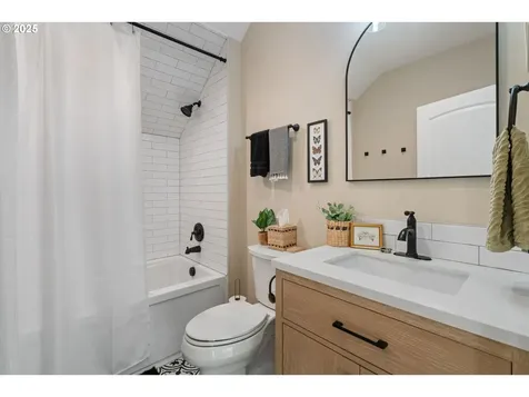 4555 NE 242nd Avenue Vancouver WA 98682