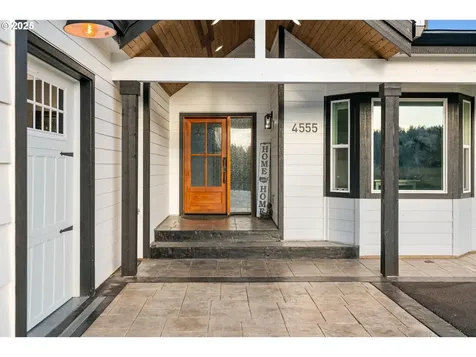 4555 NE 242nd Avenue Vancouver WA 98682