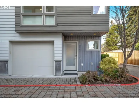1209 N Morgan Street Portland OR 97217