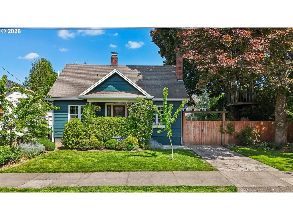 5930 SE 18th Avenue Portland OR 97202