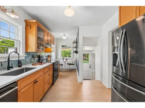 5930 SE 18th Avenue Portland OR 97202