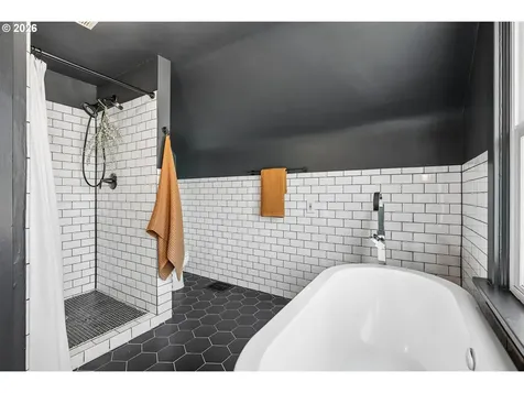 5930 SE 18th Avenue Portland OR 97202