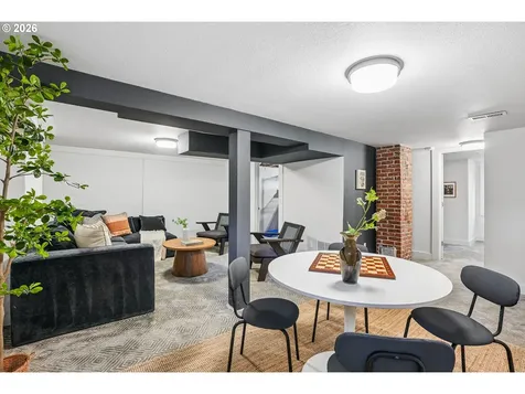 5930 SE 18th Avenue Portland OR 97202