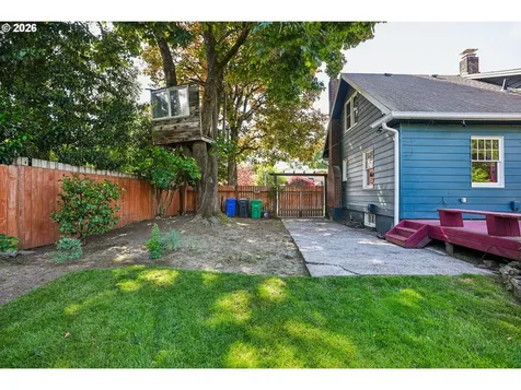 5930 SE 18th Avenue Portland OR 97202