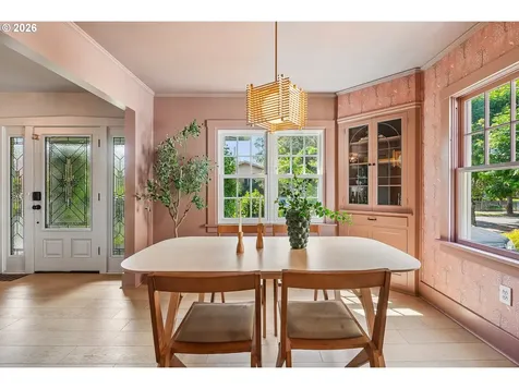 5930 SE 18th Avenue Portland OR 97202