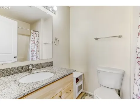 7242 SE Henderson Street Portland OR 97206
