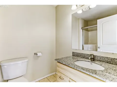 7242 SE Henderson Street Portland OR 97206