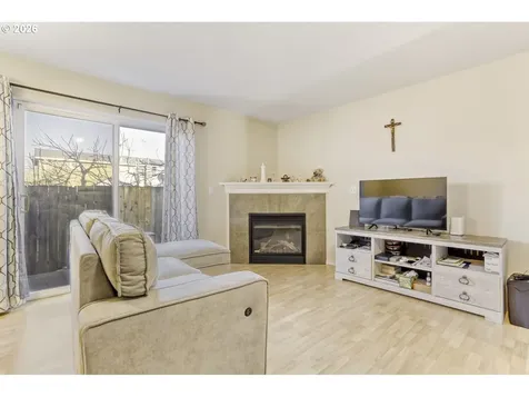 7242 SE Henderson Street Portland OR 97206