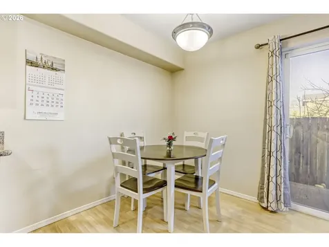 7242 SE Henderson Street Portland OR 97206