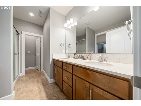 3216 NW 105th Street Vancouver WA 98685
