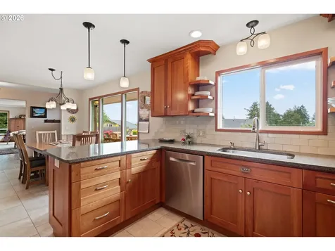 905 Barbra Lane Brookings OR 97415
