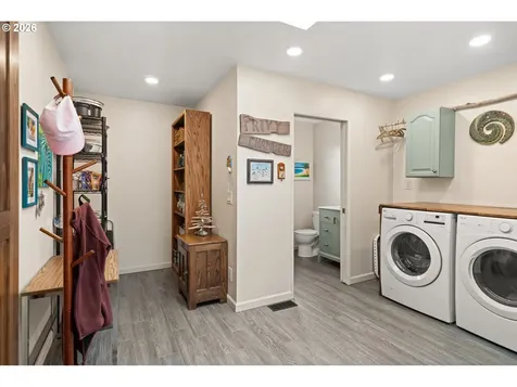 905 Barbra Lane Brookings OR 97415
