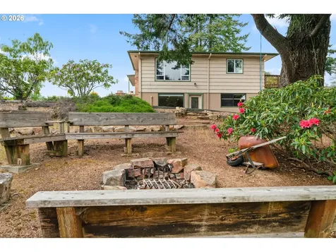 905 Barbra Lane Brookings OR 97415