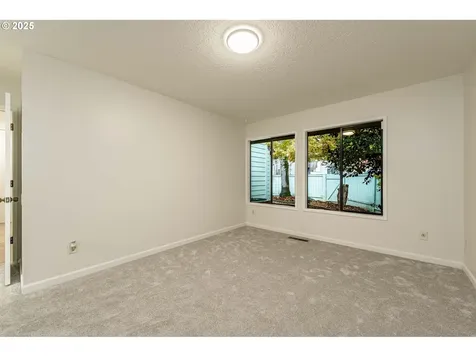 4248 NE 125th Place Portland OR 97230