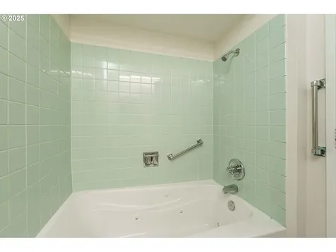 4248 NE 125th Place Portland OR 97230