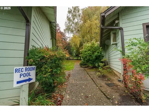 4248 NE 125th Place Portland OR 97230