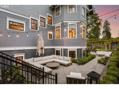 2023 SW Montgomery Drive Portland OR 97201
