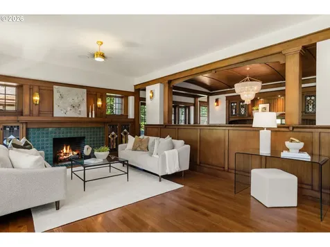 2023 SW Montgomery Drive Portland OR 97201