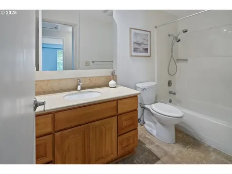 8720 SW Suffolk Court Beaverton OR 97008