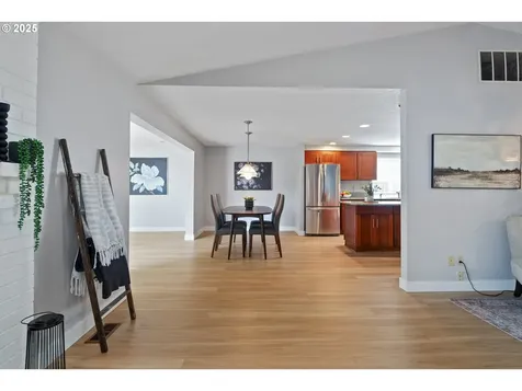 8720 SW Suffolk Court Beaverton OR 97008